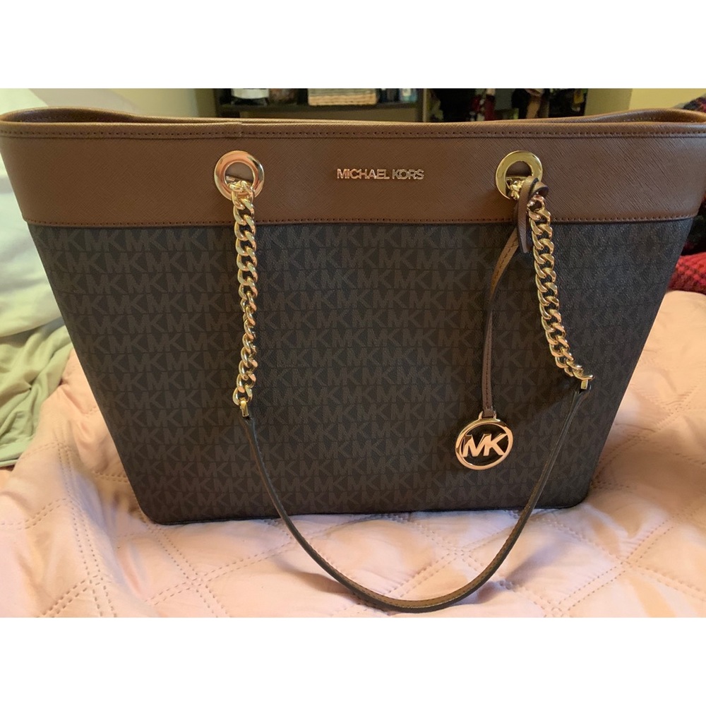 Beautiful Michael kors purse